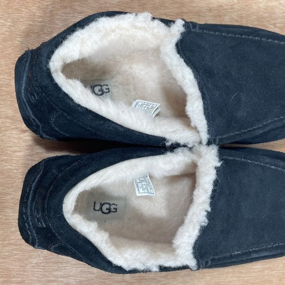 ๐Uggs ๐Ascot Men Size 9, Black Suede Slipper Sheepskin Lined (Slip Ons) - Picture 8 of 9